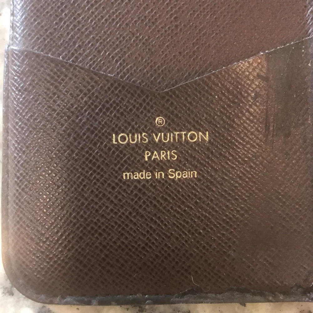 🎉🎉🎉HOST PICK 🎉🎉🎉 Authentic Louis Vuitton Paris Folio MNG 7+/8+ IPhone Case